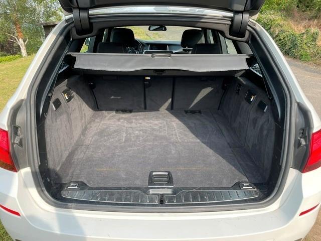 BMW 530d xDrive Touring /M Paket/AHK/Pano/8-fach 