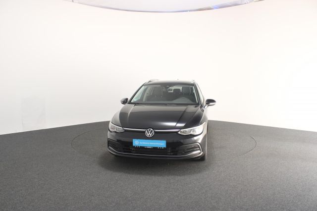 Volkswagen Golf VIII Variant 1.0 eTSI DSG Move Navi AHK LED