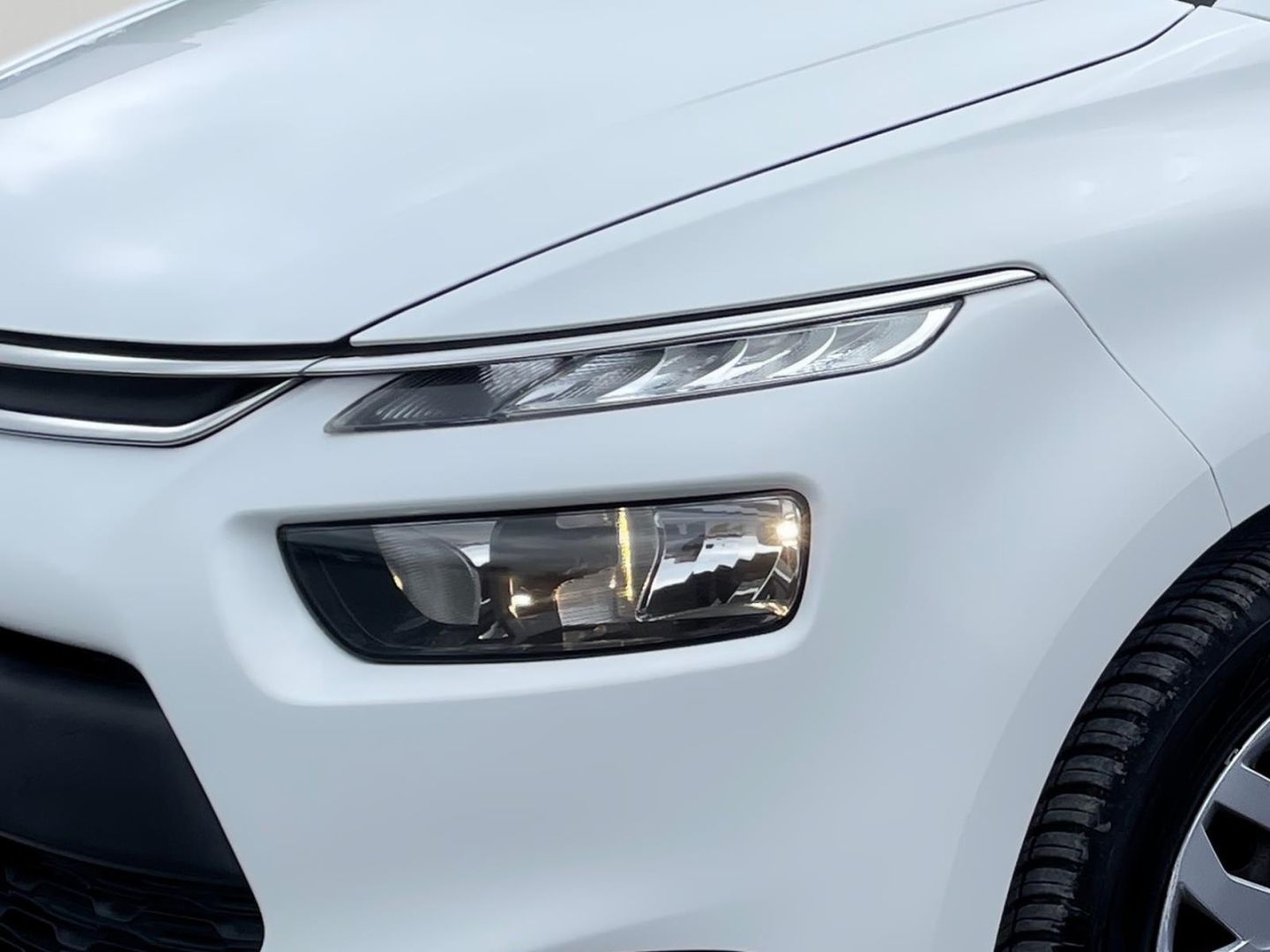 Fahrzeugabbildung Citroën C4 SpaceTourer Picasso 1.2 Feel Navigation Sitzh