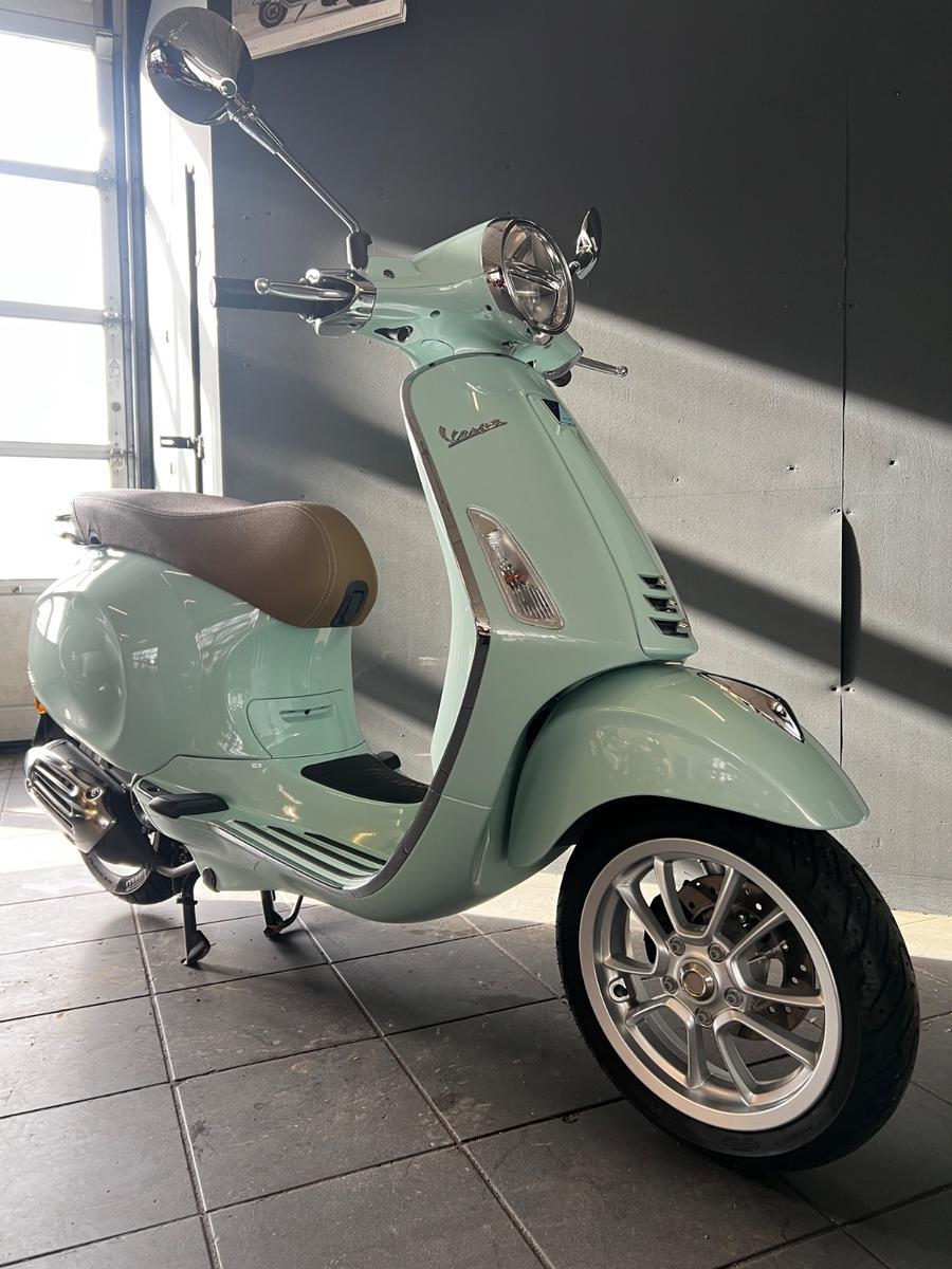Vespa Primavera 50 iGet Mint nur 1000km Neu Zustand
