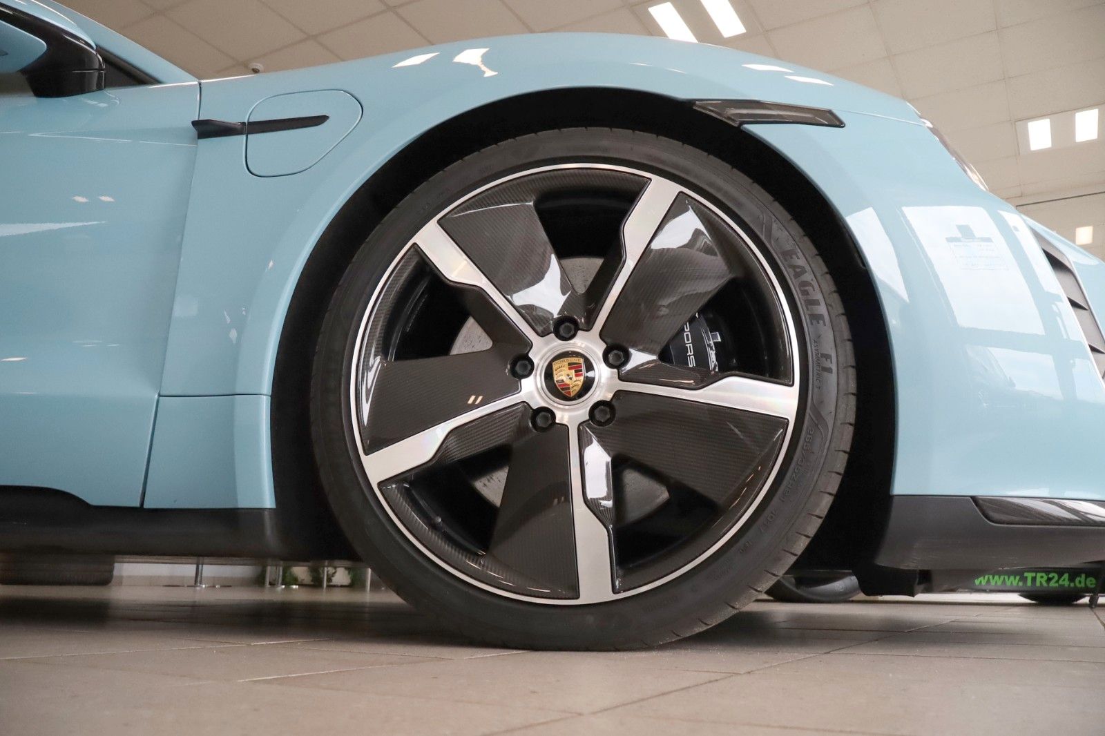 Fahrzeugabbildung Porsche Taycan GTS SportDesign/HeadUP/REAR-DVD/APPROVED