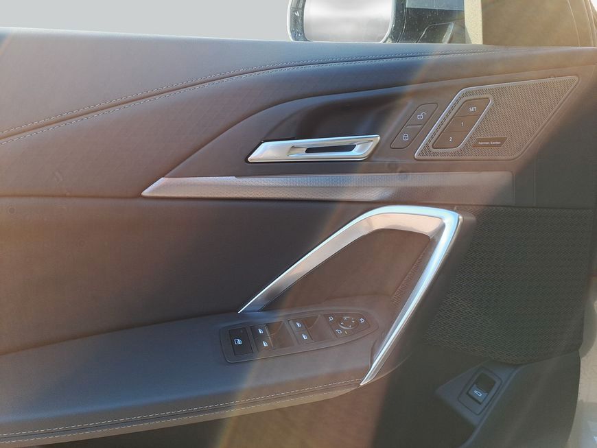 BMW iX2 - Bild 21