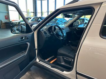 Skoda Yeti Adventure *TÜV*Xenon*Scheckheftgepfl.*Navi*