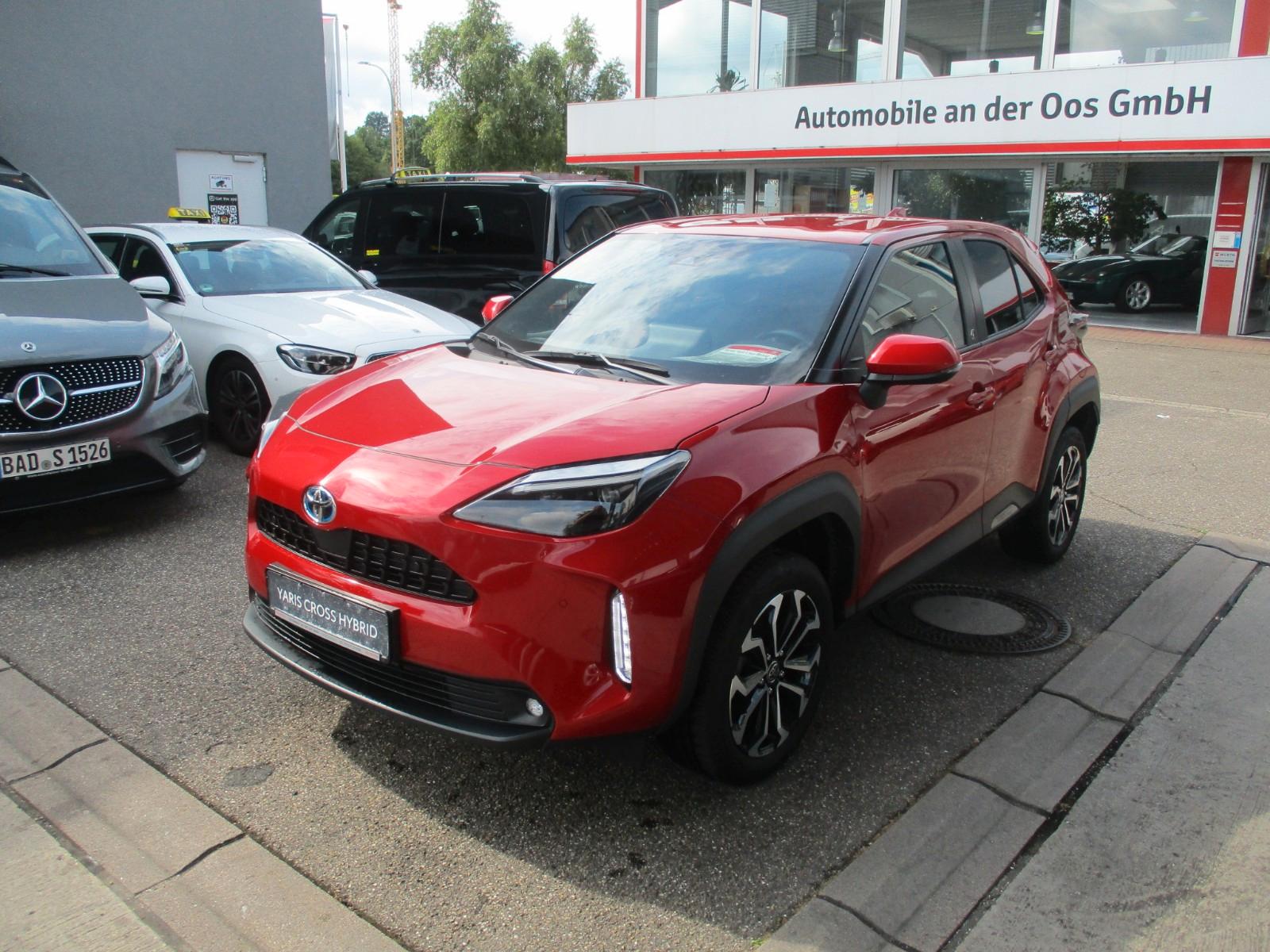 Toyota Yaris Cross Hybrid Team D, Safety Smart und Wint