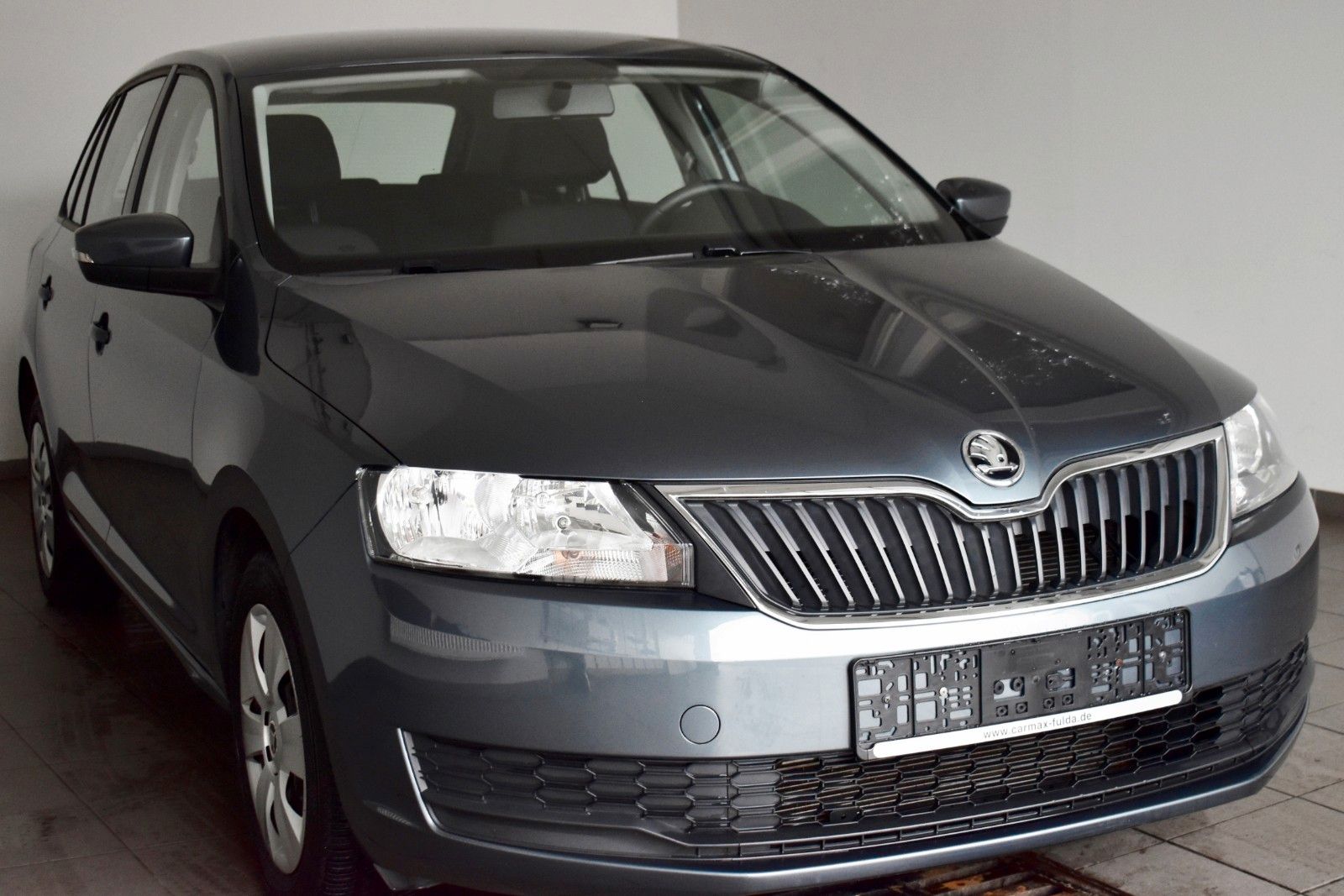 Fahrzeugabbildung SKODA Rapid Spaceback Active AHK,8-fach bereift