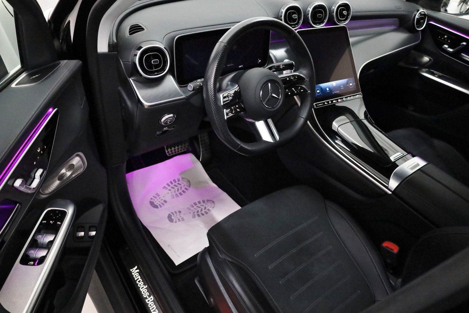 Fahrzeugabbildung Mercedes-Benz GLC 300 e 4M, AMG line, SH,Navi,Kamera,ACC, +WR