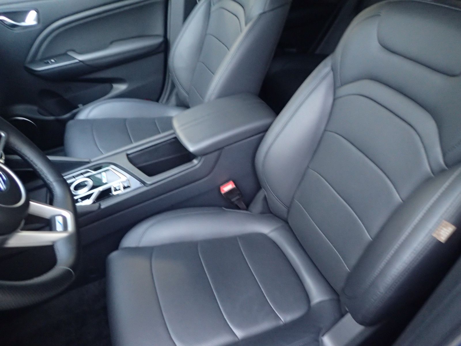 Fahrzeugabbildung Seres 3