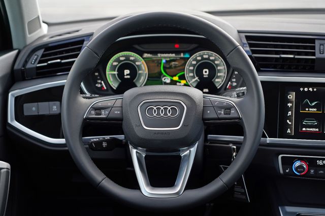 Q3 45TFSIe NAVI+LED BUSINESS  PDC