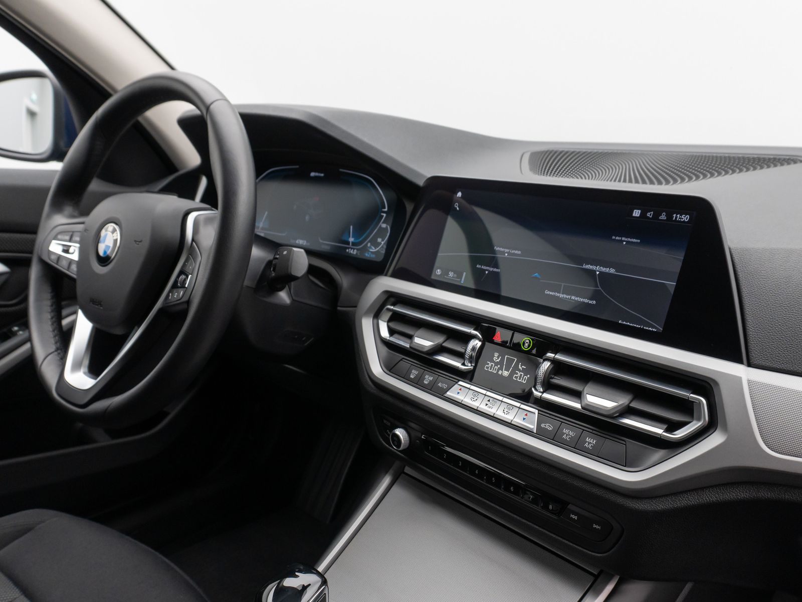 Fahrzeugabbildung BMW 330e CockPitPr Navi PDC Alarm Geschwindigkeitsre