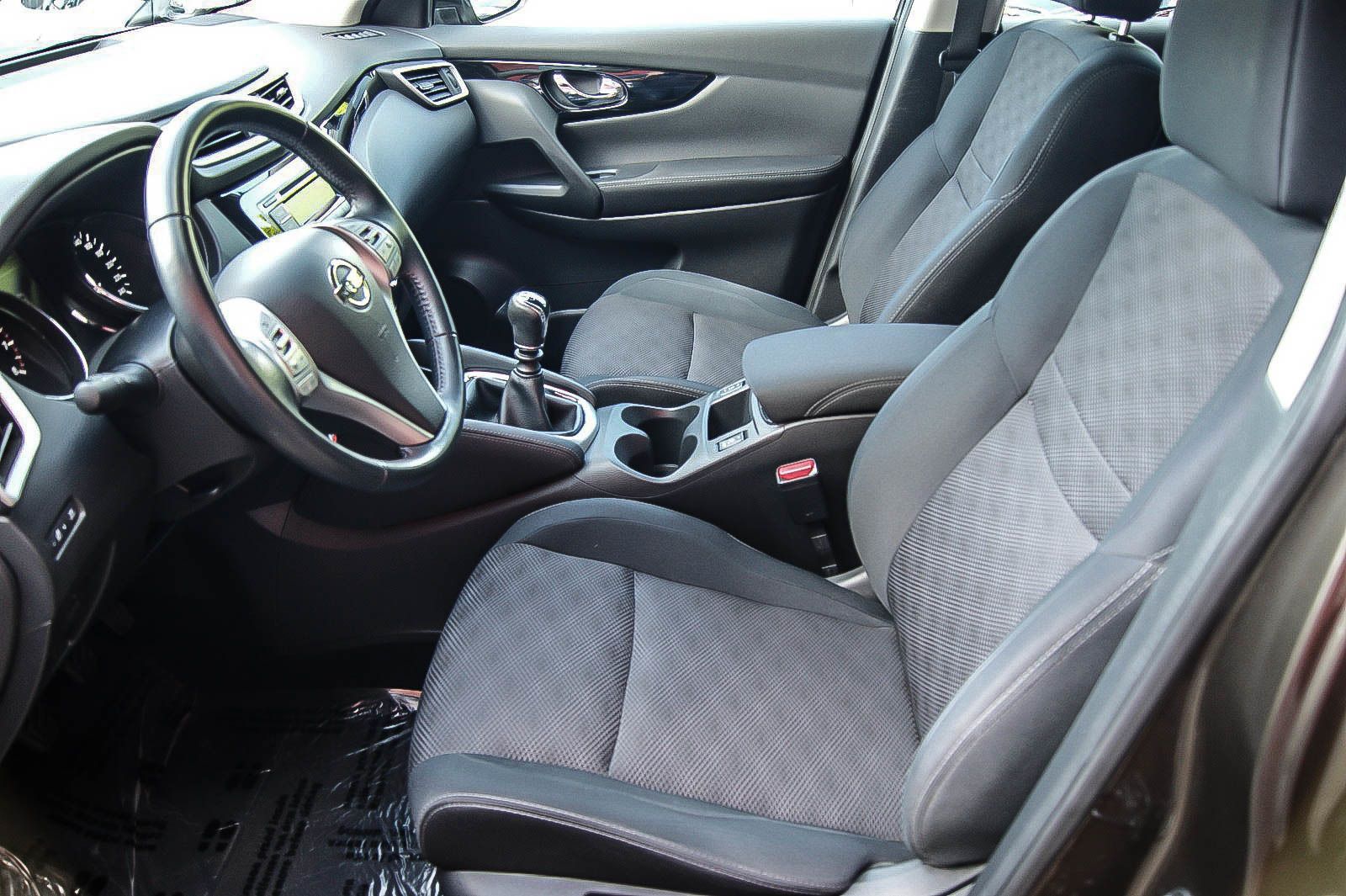 Fahrzeugabbildung Nissan Qashqai 1.2 Acenta 4x2 1 HAND AHK SIZHG 22.324KM