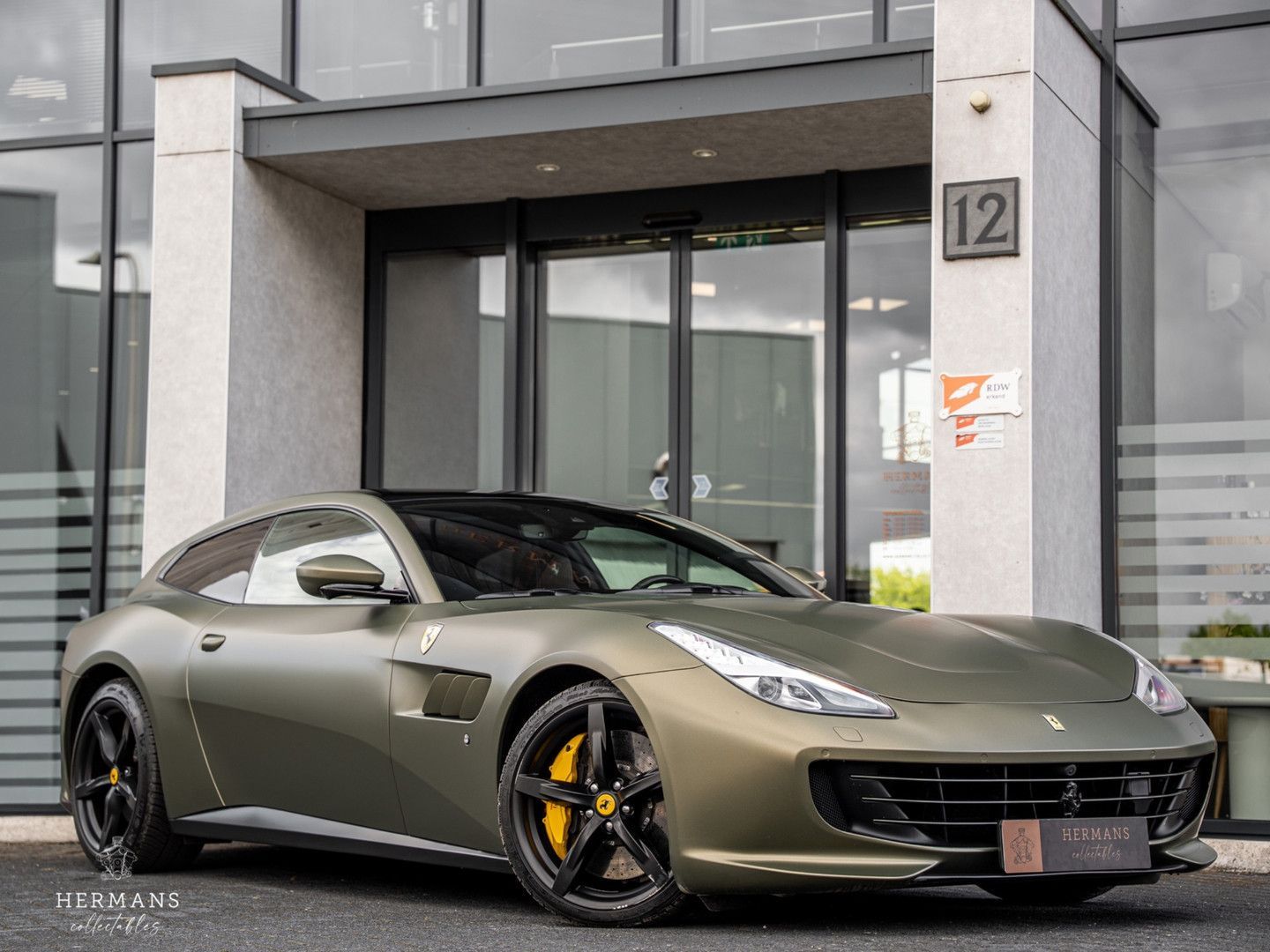 FERRARI GTC4Lusso