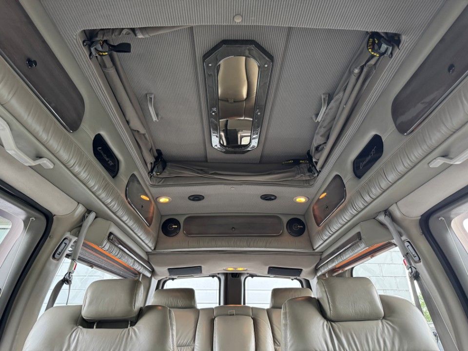Fahrzeugabbildung Chevrolet Express Chevy Van Expl. V8 Camper Aufstelldach