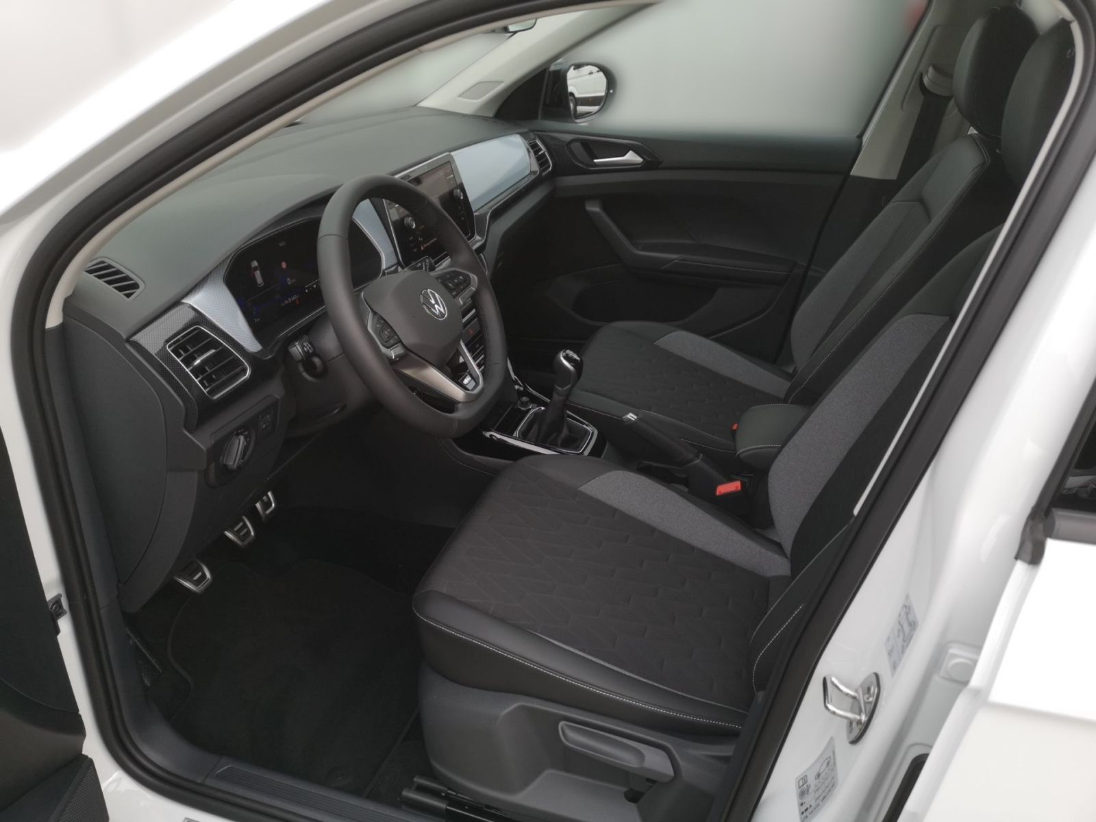 Volkswagen T-Cross - Bild 8