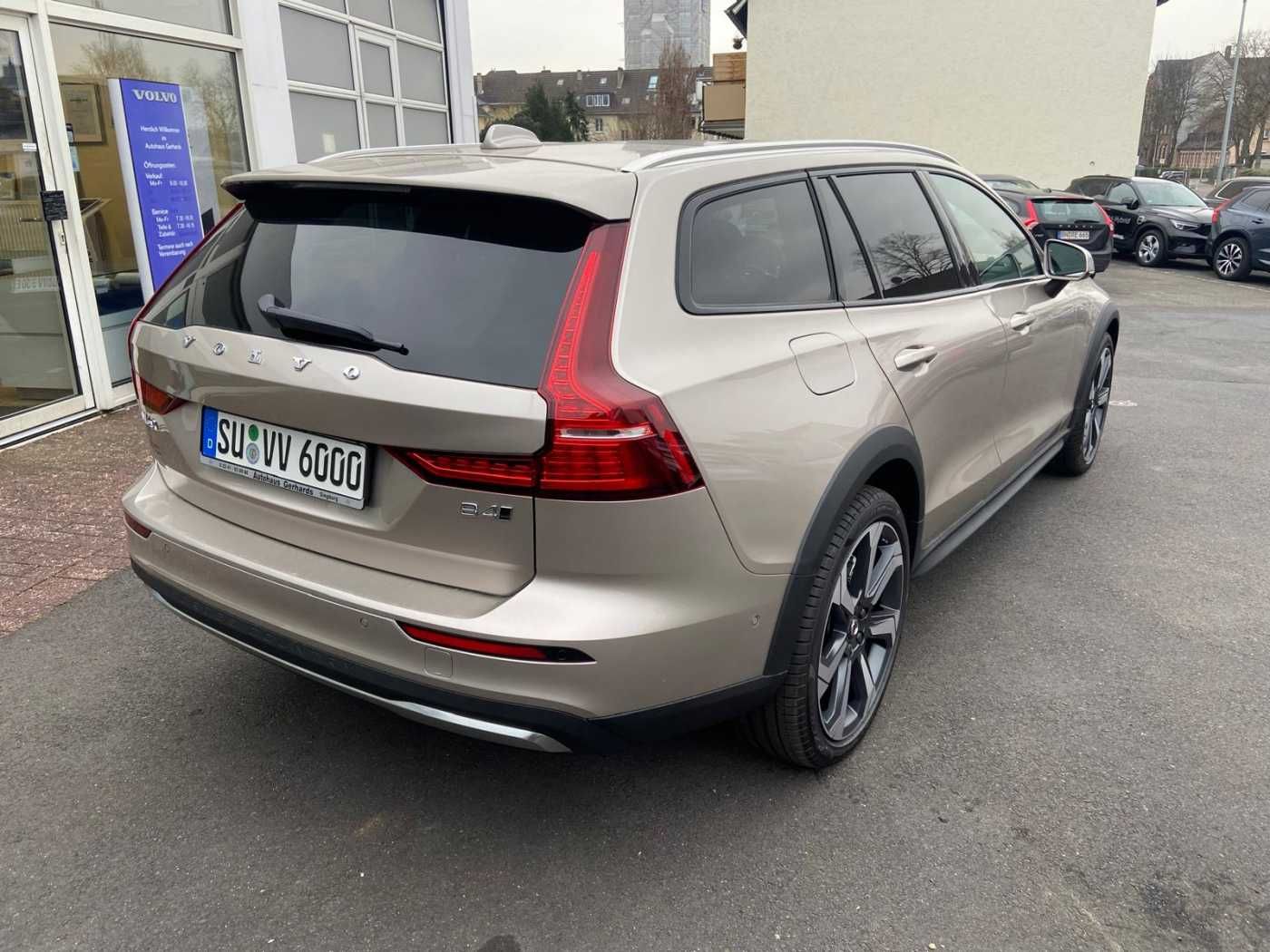 Volvo V60 CC B4 AWD Ultimate,Pano360°20''STH,HUD,SpSit foto 6