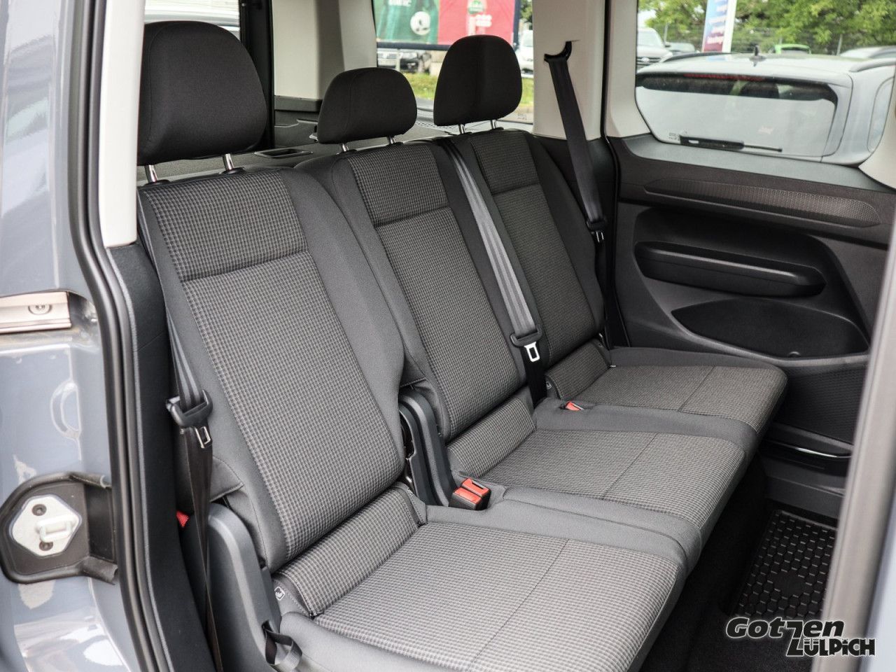 Fahrzeugabbildung Volkswagen Caddy 1,5TSI App-Connect Klima ACC PDC Bluetooth