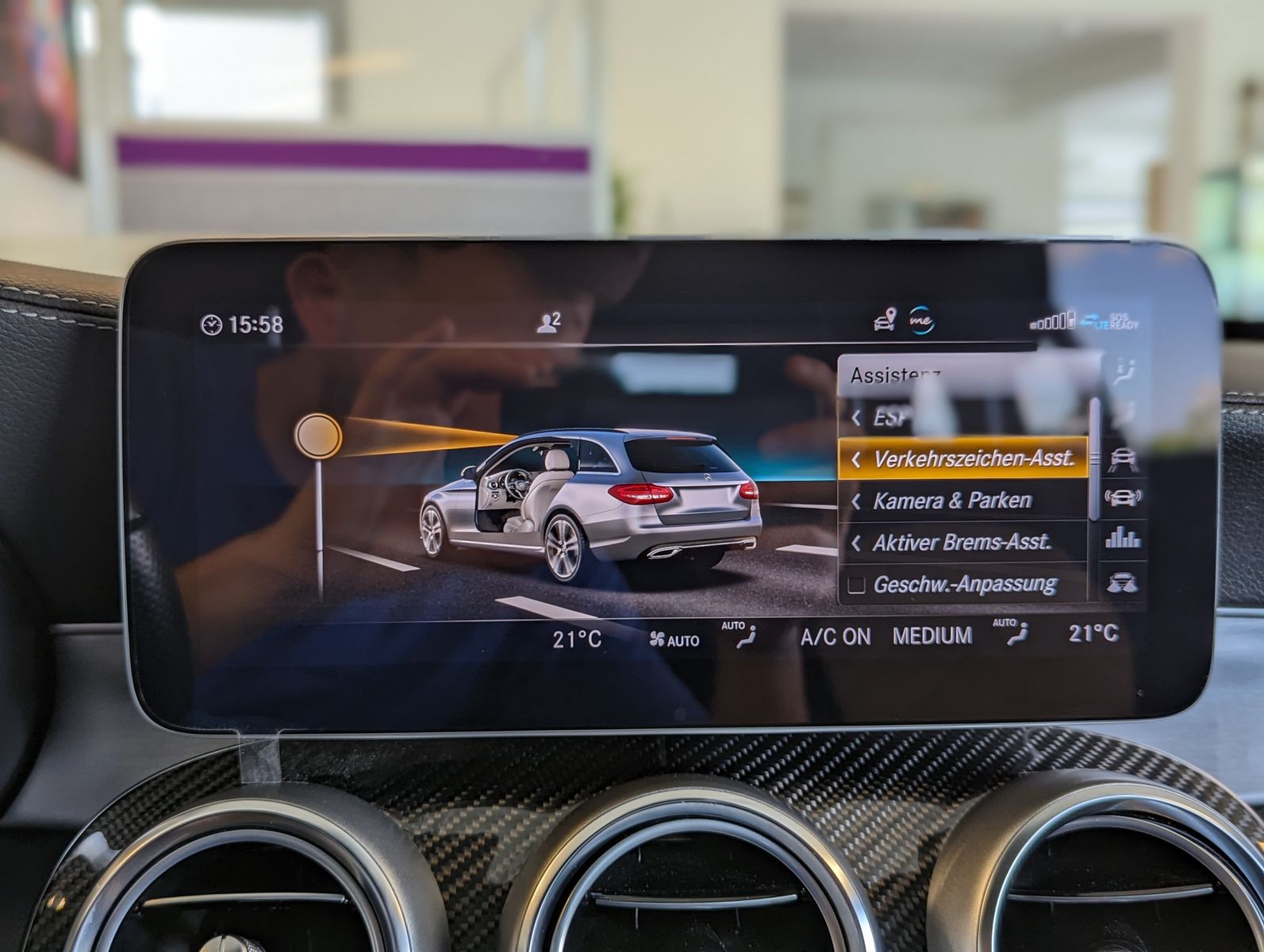 MERCEDES-BENZ C 300 d AMG Multbeam Burmester Memory designo 19 - Image 23