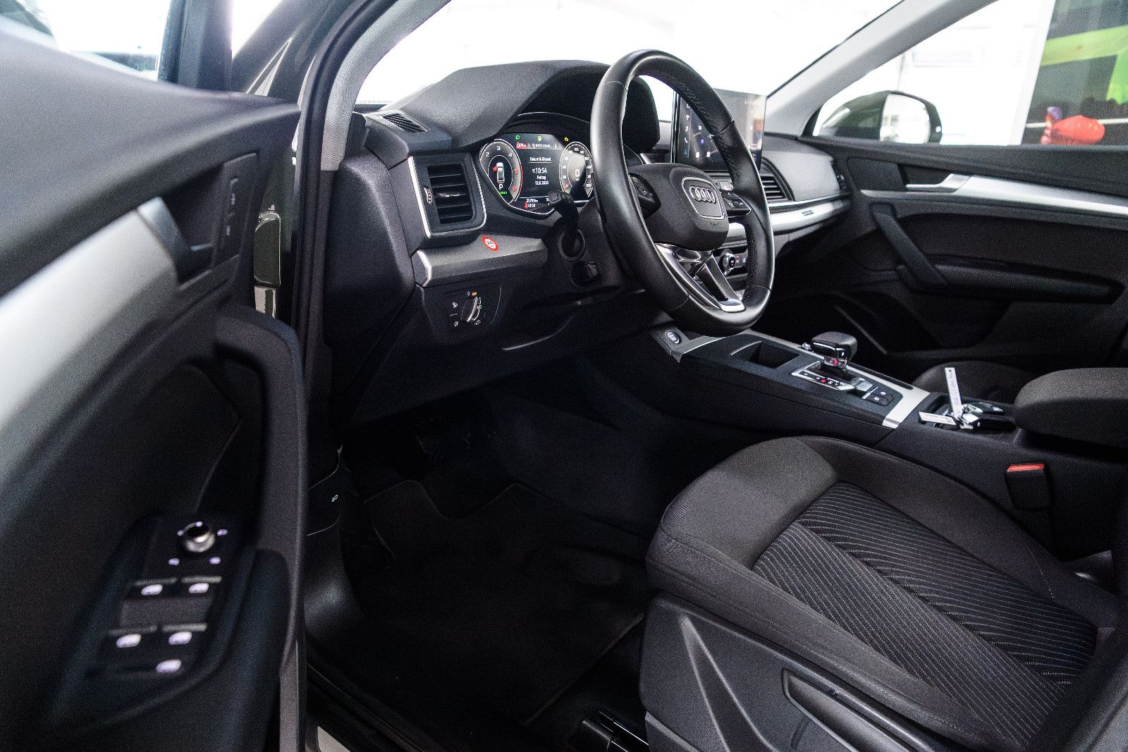 Fahrzeugabbildung Audi Q5 40 TDI quattro S line VIRT/RFK/AHK/SZH