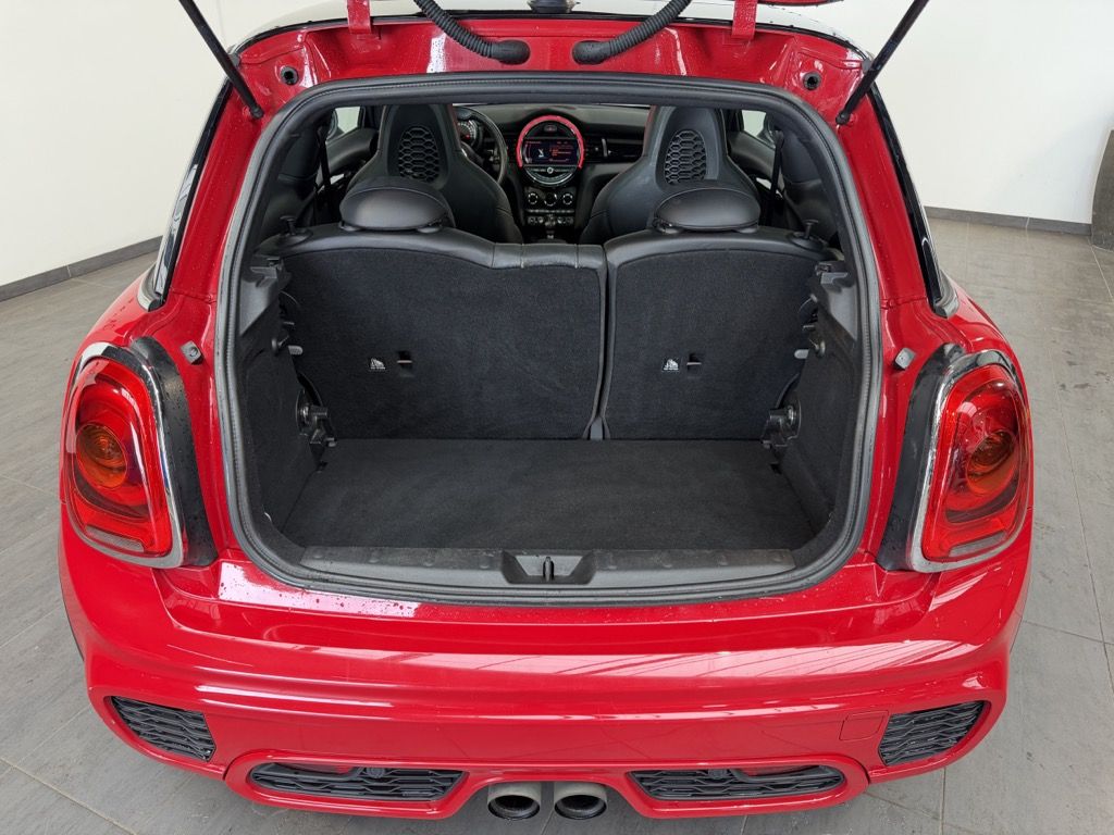 Fahrzeugabbildung MINI John Cooper Works 3-Türer Sport-Aut. NAV+LED