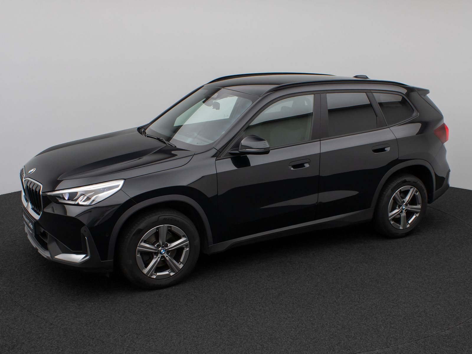 Fahrzeugabbildung BMW X1 sD18d  Kamera DAB Fernlichtassist Sport LED