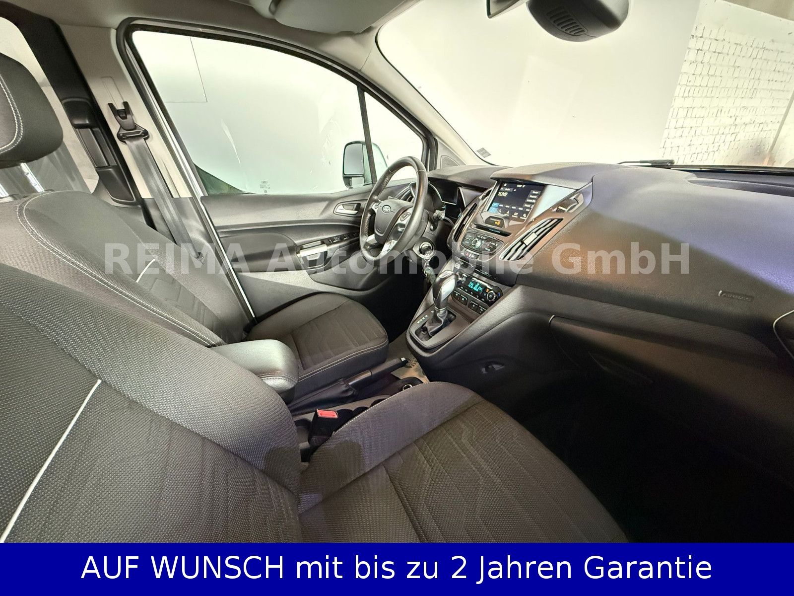 Fahrzeugabbildung Ford Tourneo Connect L2 1,5 D Automatik, Pano, Navi
