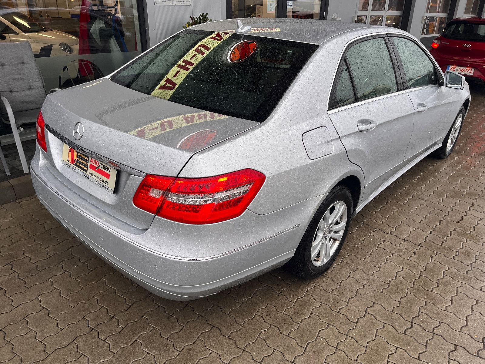 Fahrzeugabbildung Mercedes-Benz E 220 Limousine CDI BlueEfficiency Elegance