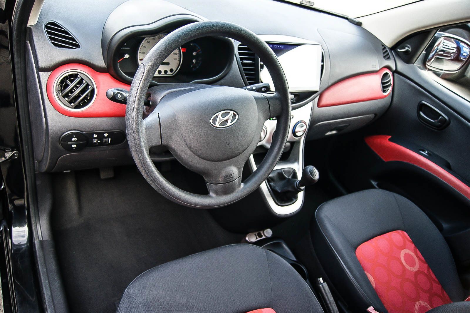 Fahrzeugabbildung Hyundai i10 1.2 Cool KLIMA AIRPLAY NAVIGATION 23.900km!!
