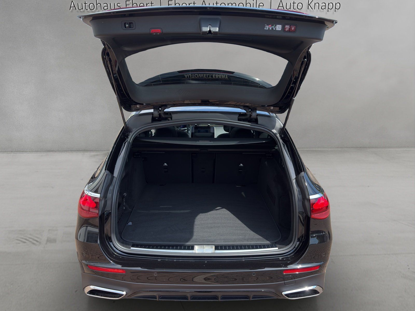 Fahrzeugabbildung Mercedes-Benz E 450 d 4M AMG Head Up Airm Distr Digi Burm AHK