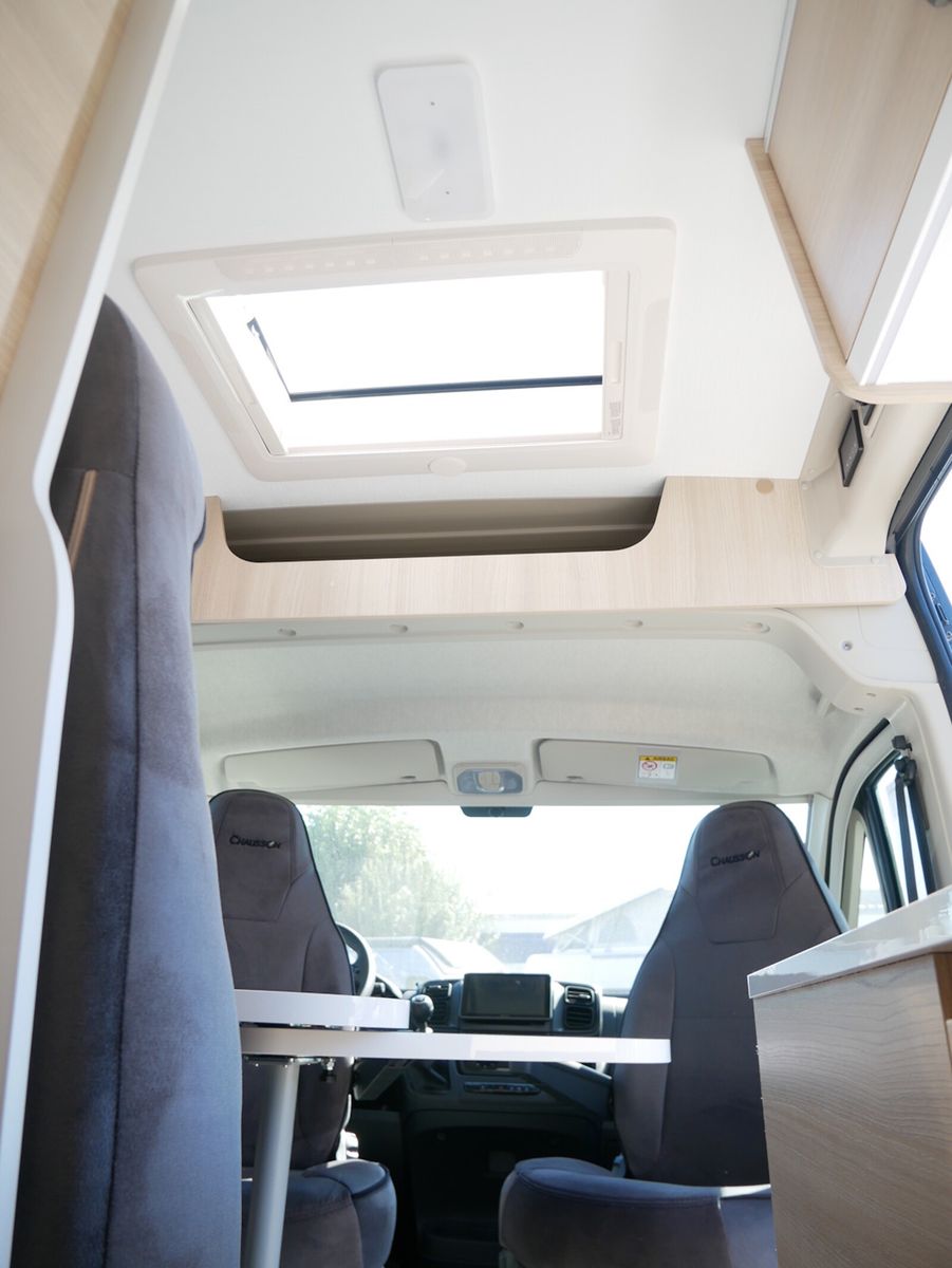 Fahrzeugabbildung Chausson Van First Line V594L Dörr Black-Edition exklusiv