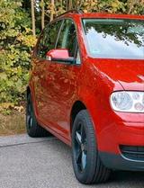 Volkswagen VW Touran* 1.6 FSI * TÜV + Inspektion NEU ... - Volkswagen Touran mit Benzin-Antrieb: Kleinbus, Automatik, 1.6