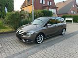 Mercedes-Benz B 180 - - Mercedes-Benz B 180 Gebrauchtwagen in Krefeld