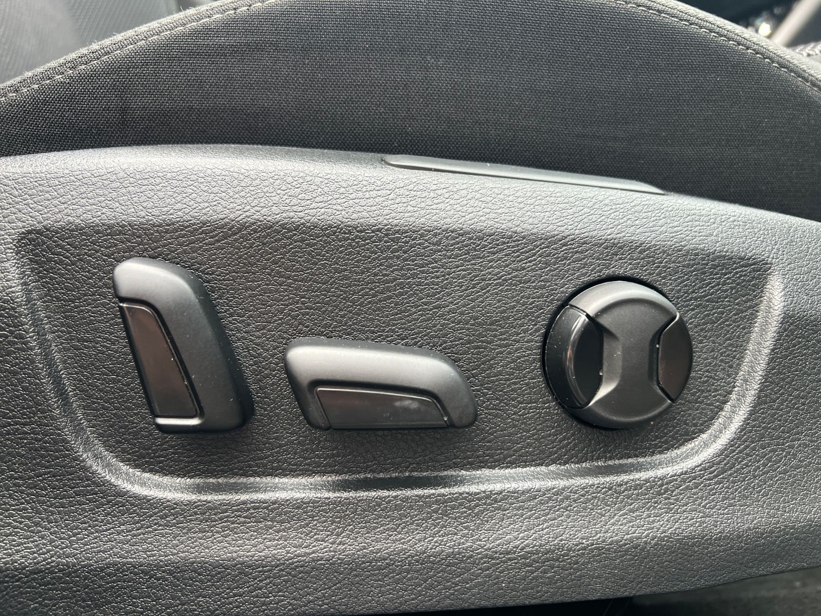 Fahrzeugabbildung SKODA Superb Combi Style 2.0 TDI DSG *AHK,LED,Pano,ACC