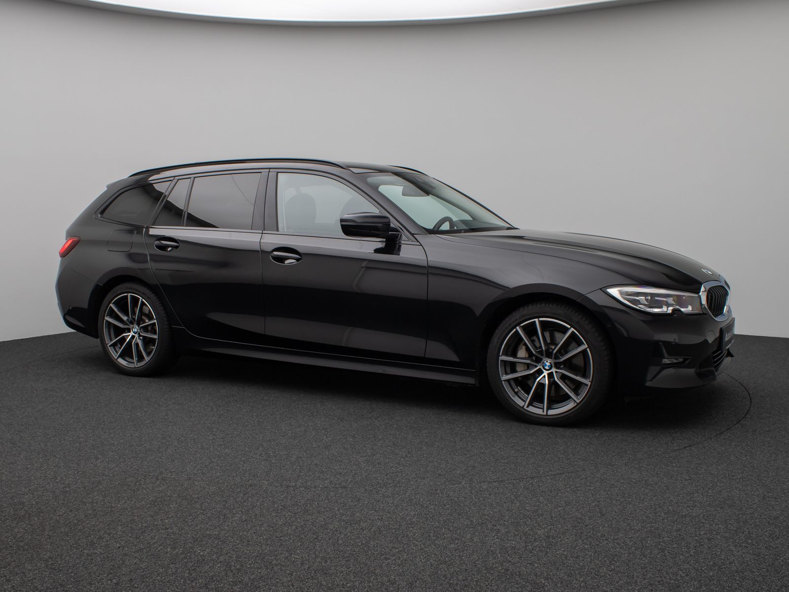 Fahrzeugabbildung BMW 330d xD SportLine Kamera CockPit+HUD Lordos LED