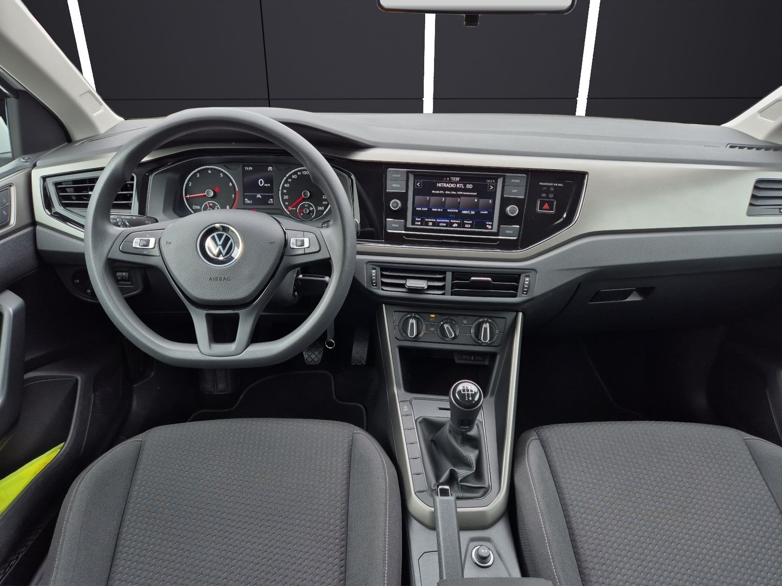 Fahrzeugabbildung Volkswagen Polo TSI Comfortline Klima DAB