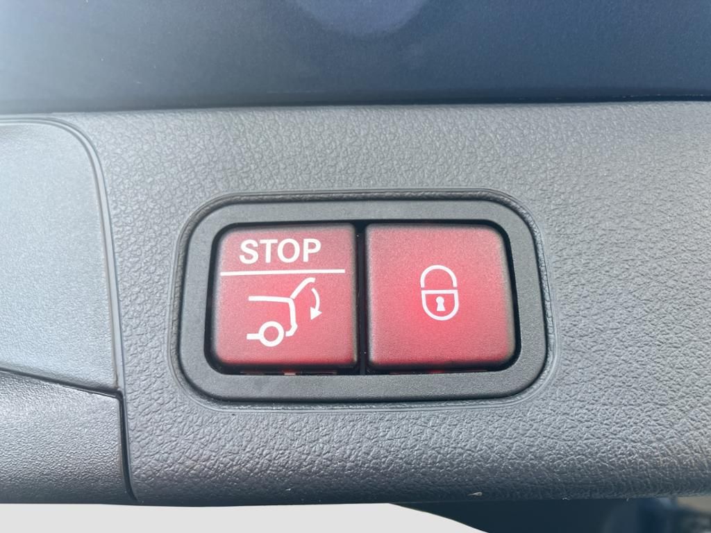 Fahrzeugabbildung Mercedes-Benz B 200 d *AHK*Navi*KeyLess*SpurW*PDC*LED*SpurH*LM