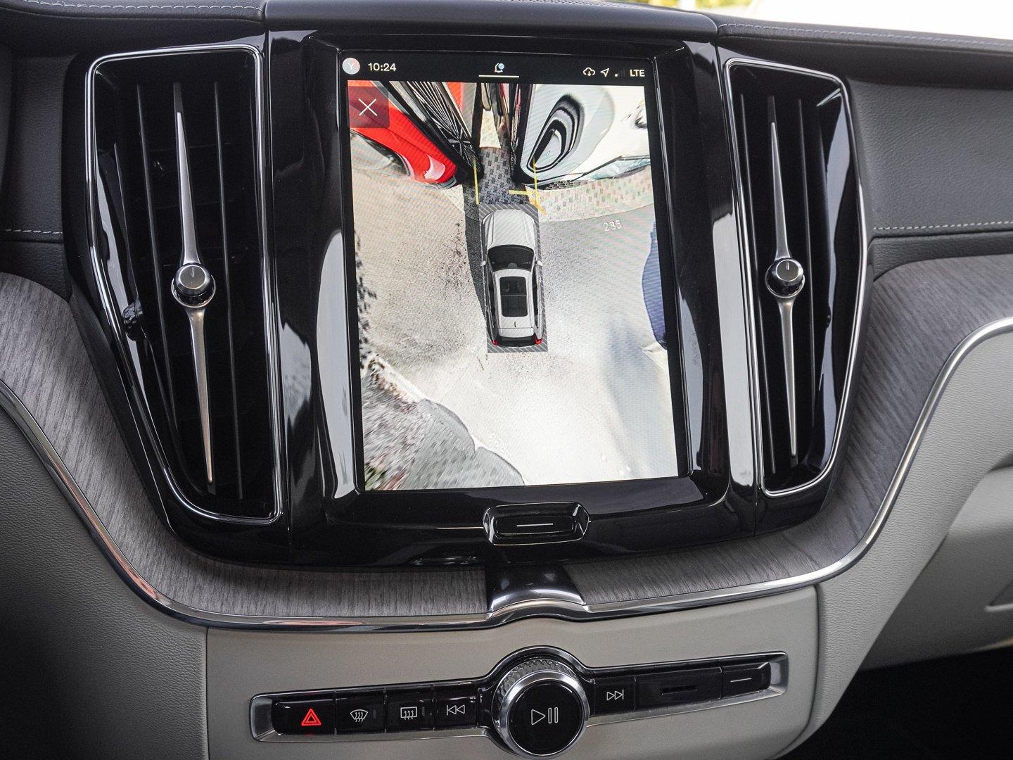 Volvo XC60 T8 AWD Ultra Bright Plug-in Hybrid MASSAGE
