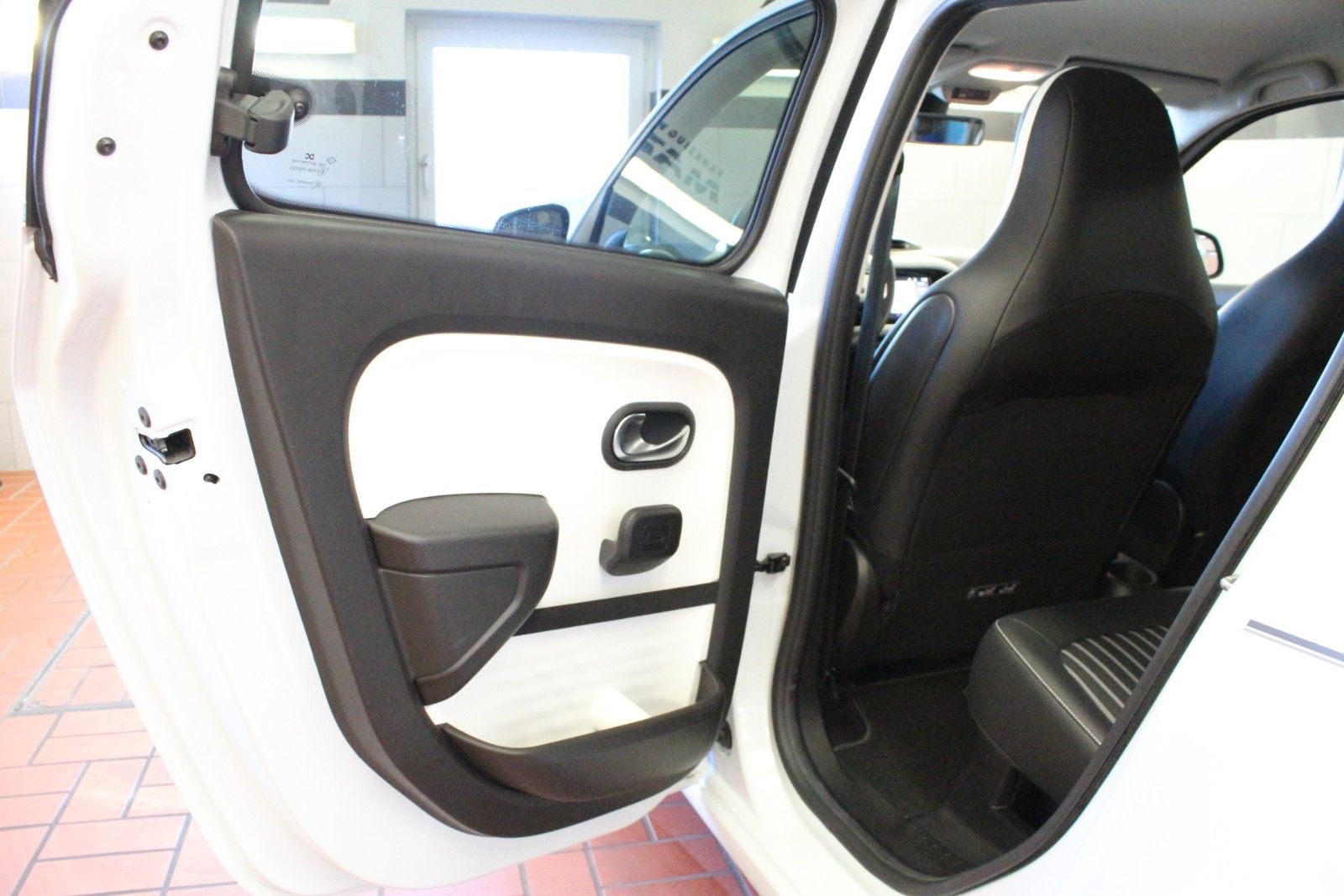 Fahrzeugabbildung Renault Twingo E-Tech 100% elektrisch*Plus Winterräder