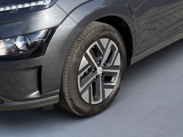 Fahrzeugabbildung Hyundai KONA Edition 30+ Elektro 2WD +KLIMA+NAVI+PDC+RFK