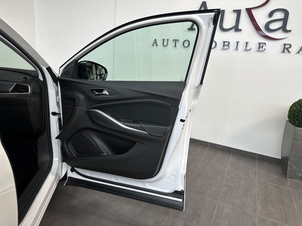 Fahrzeugabbildung Opel Grandland 1.5 D Automatik Elegance NAV+MATRIX
