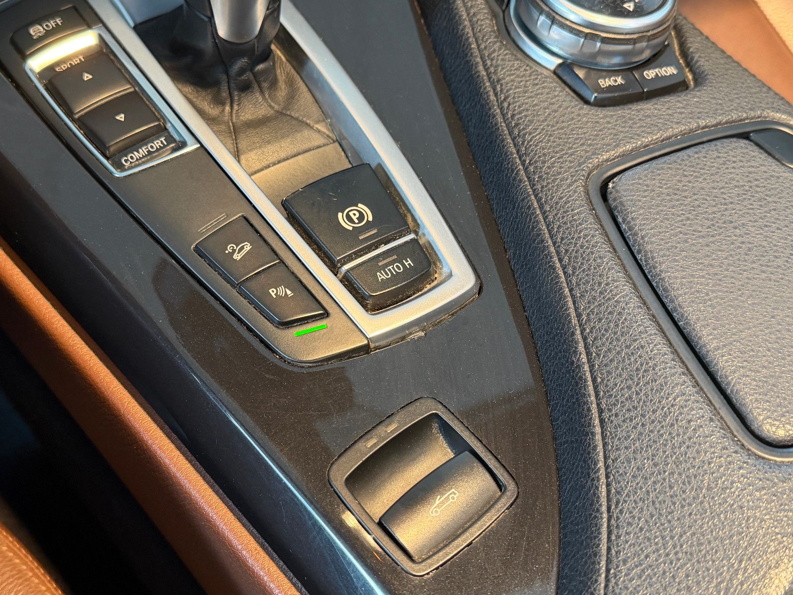 Fahrzeugabbildung BMW 640 Cabrio d xDrive/KAMERA/NAVI/MEMORY/BI-XENON