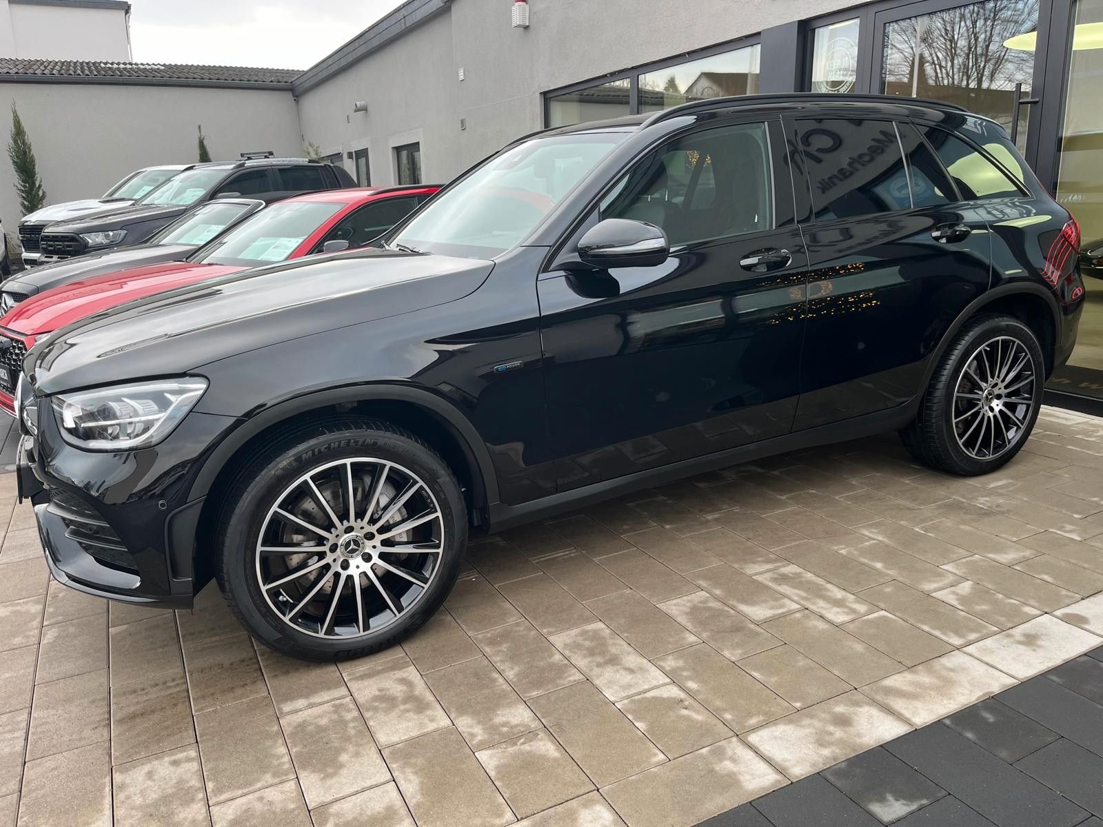 Fahrzeugabbildung Mercedes-Benz GLC 300e 4Matic AMG-Line*Pano*Night*Business*1.H