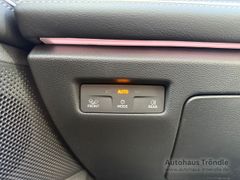 VW Passat Business 2.0 l TDI DSG Bluetooth Navi LED