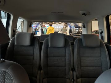MYAUTOCENTER – Gebraucht- und Jahreswagen mit Werkstattservice in Pfaffenhofen Volkswagen Touran Comfortline *7-SITZER*2-ZONEN*TEMPO*