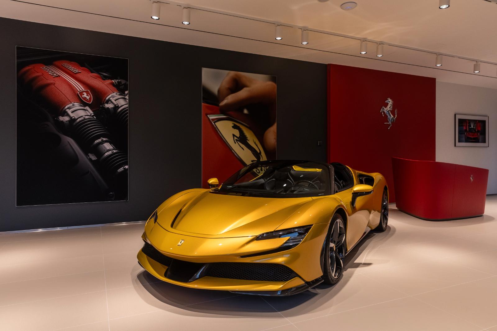 showroom-image-top