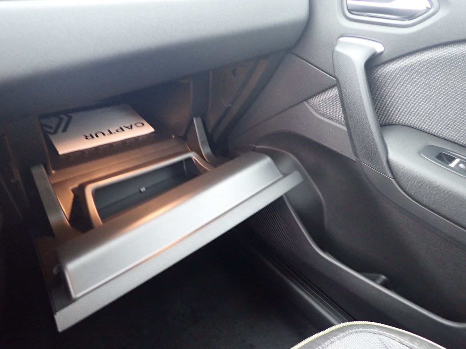 Fahrzeugabbildung Renault Captur KISS TCe 90