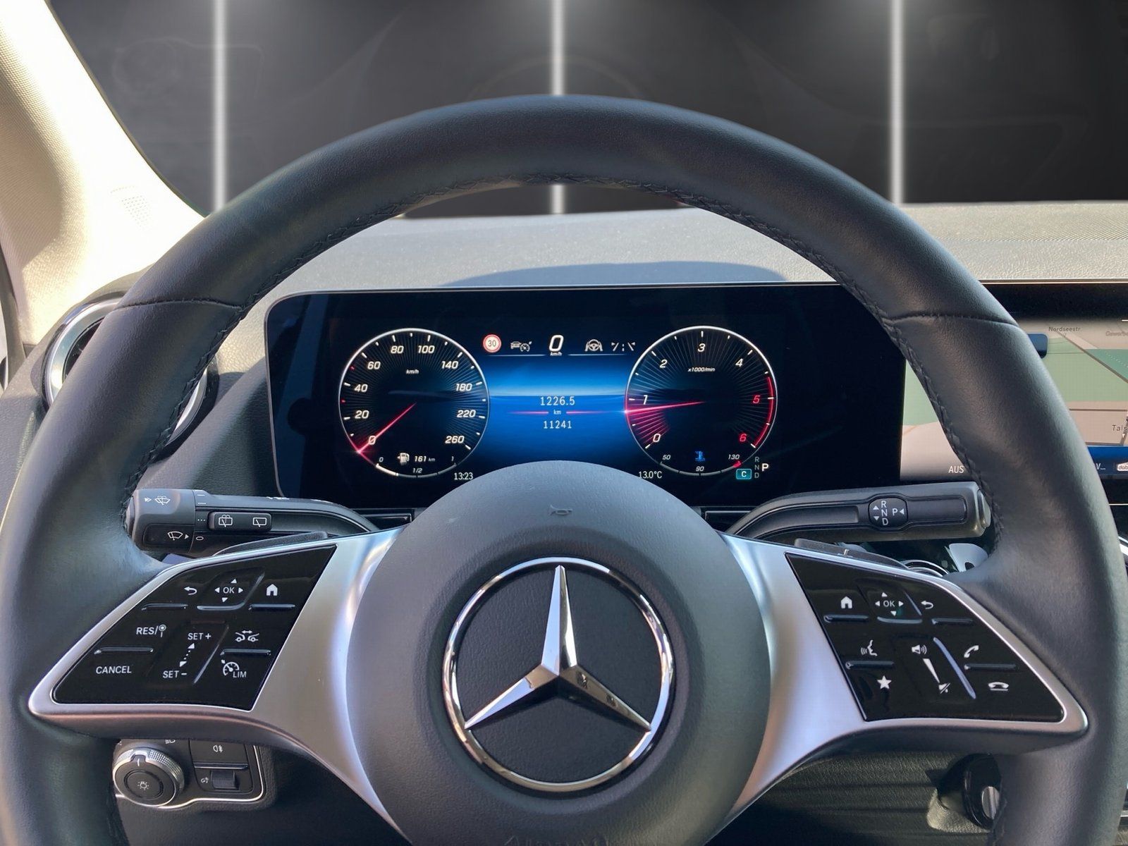 Fahrzeugabbildung Mercedes-Benz GLA 180 d Progressive*AHK*STDHZG*Distro*Totwink*