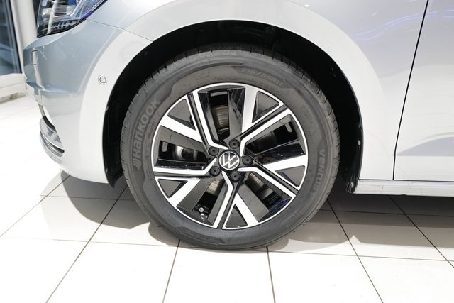 Volkswagen Touran 1.5TSI DSG Highline StdHz AHK Navi Rkam D