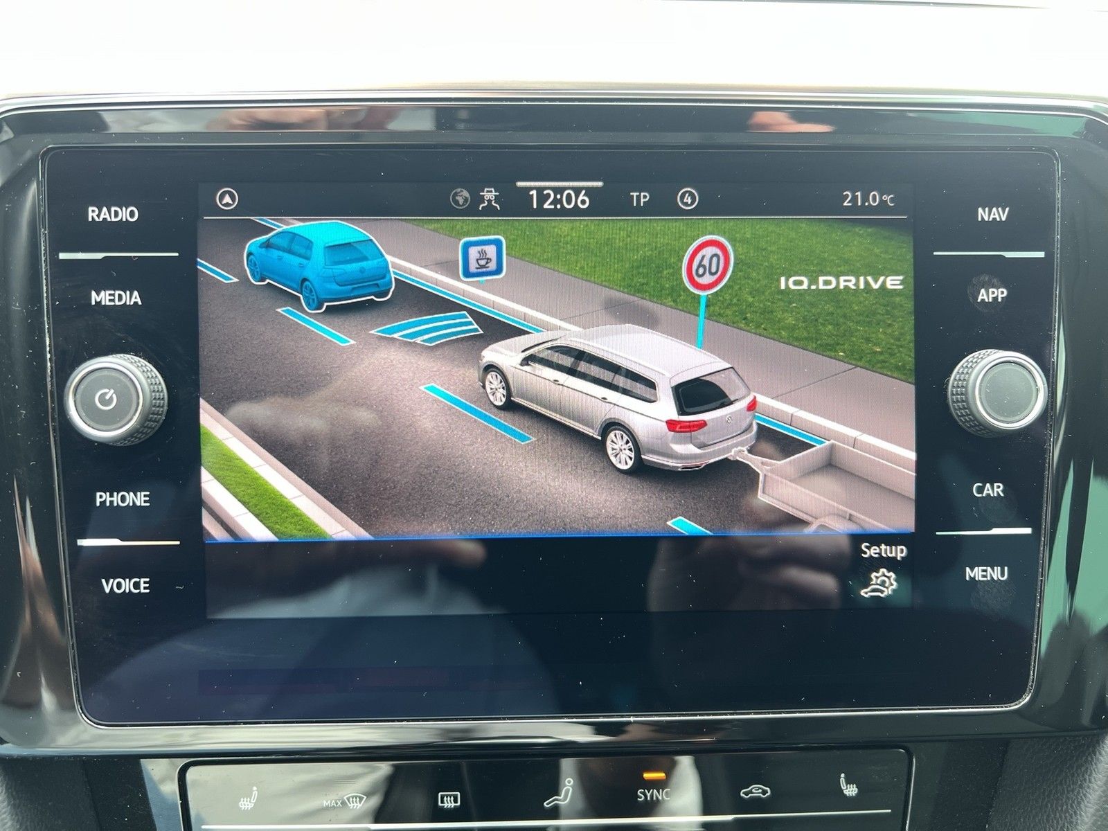 Fahrzeugabbildung Volkswagen Passat Variant TSI Elegance Matrix Navi ACC RFK