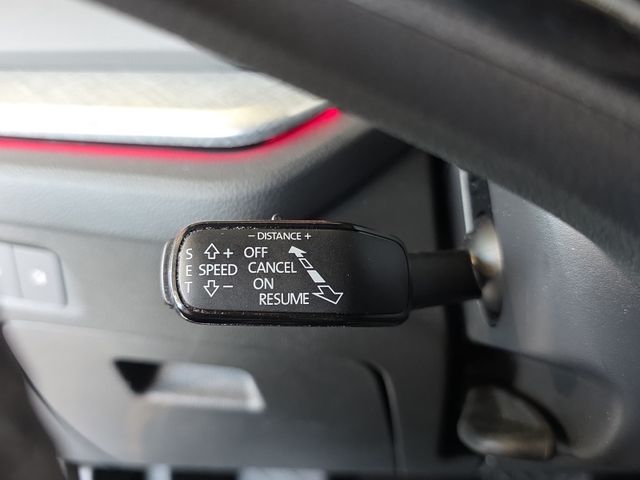 Octavia Combi Tour 2.0 TDI DSG*AHK*MATRIX*