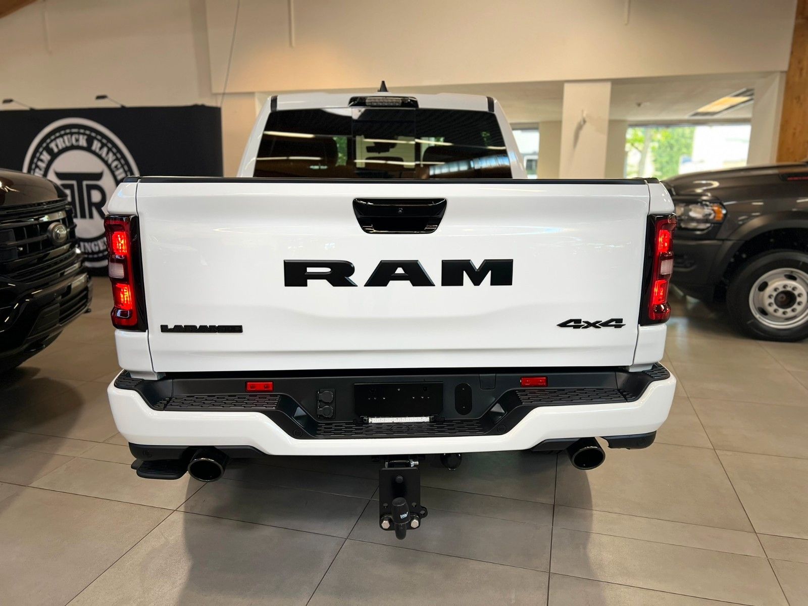Fahrzeugabbildung Dodge RAM 1500 Laramie Night Premium, *AKTION*