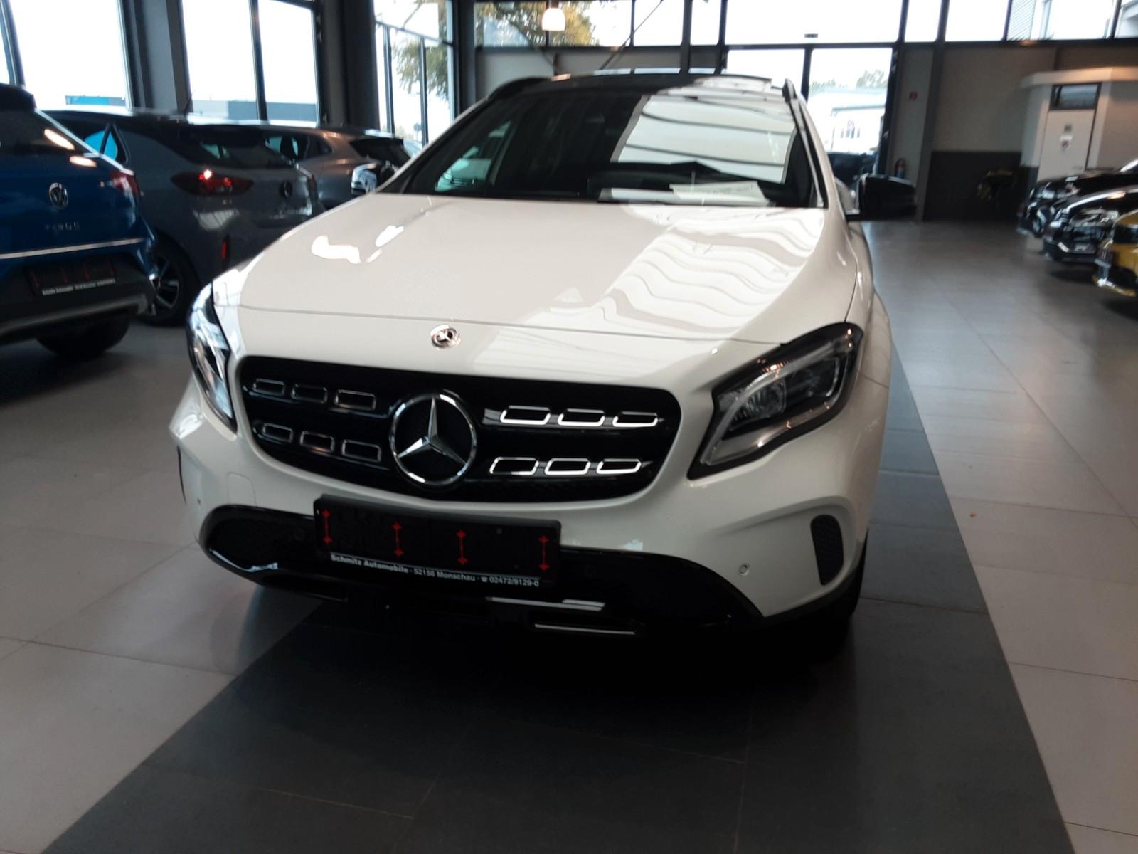 Mercedes-Benz GLA 180 AMG line Urban SH Schiebedach NAVI Sound